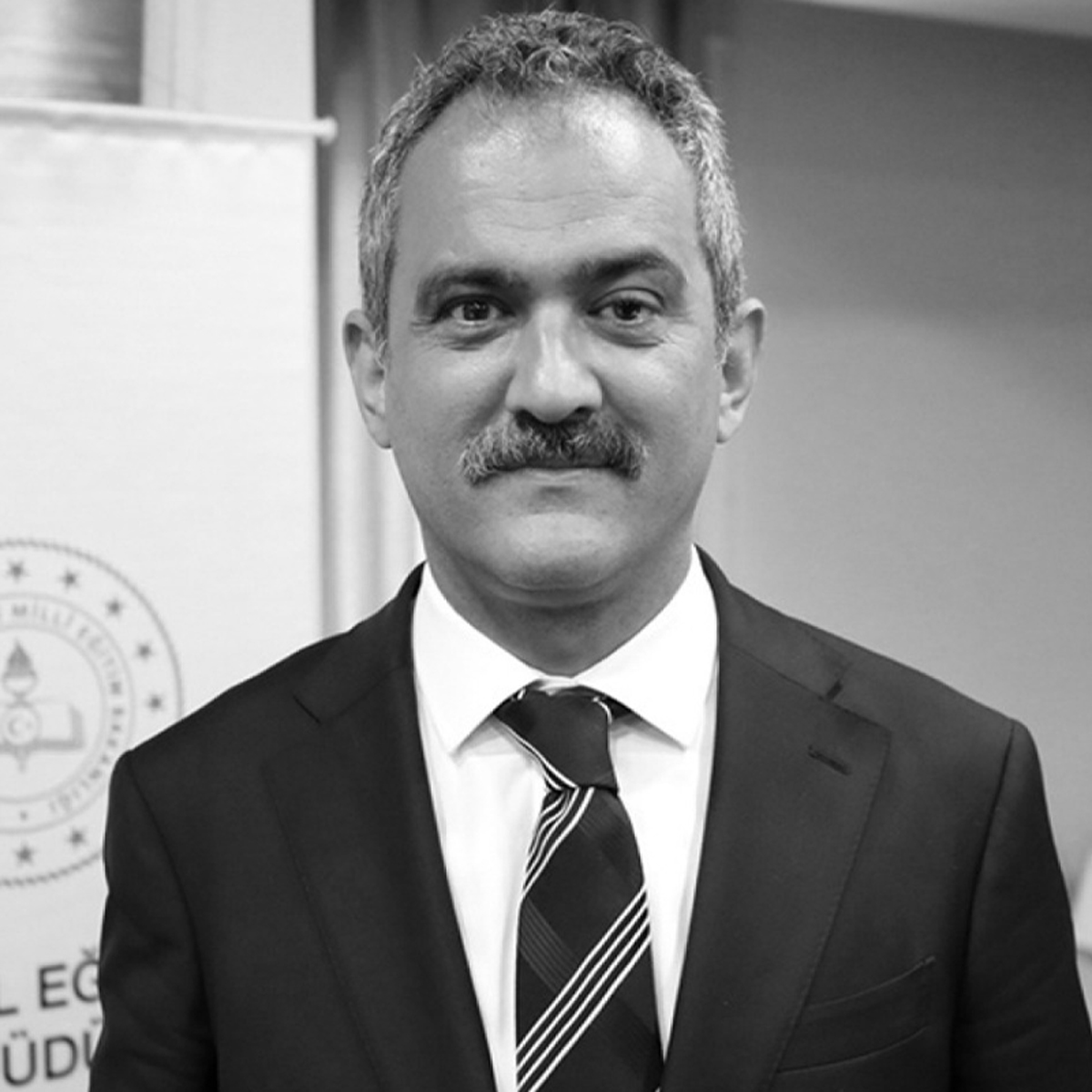 Prof. Dr. Mahmut Özer
